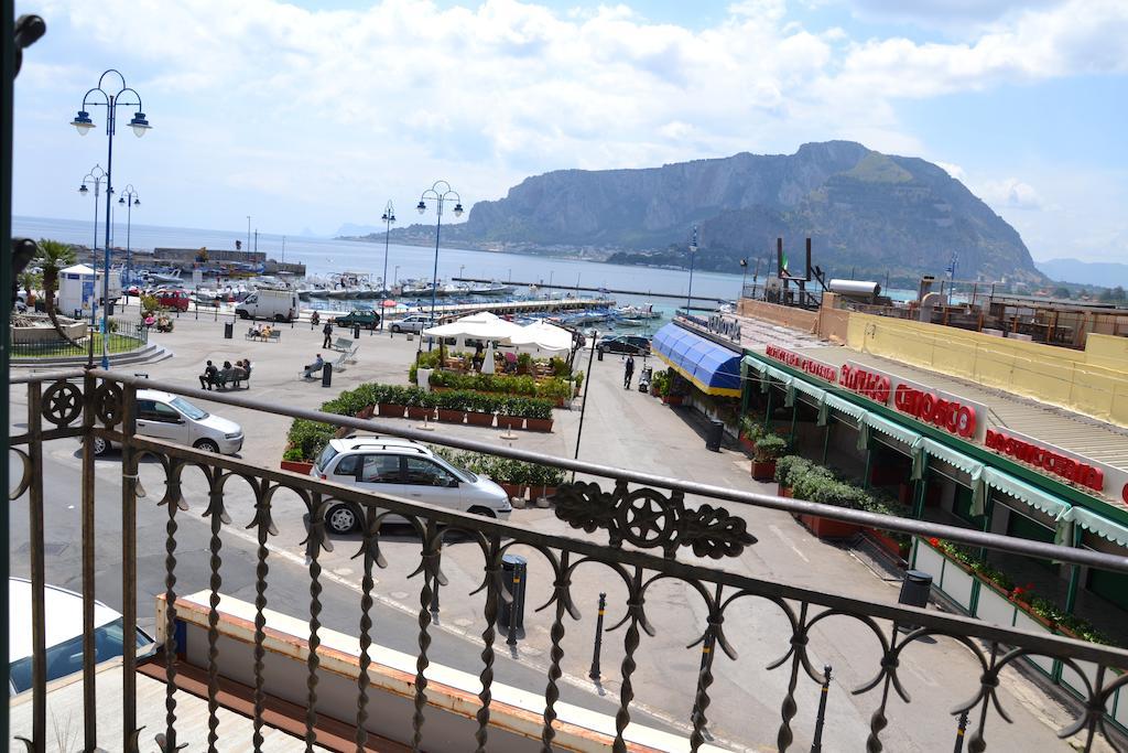 Mondello Holidays Rom bilde